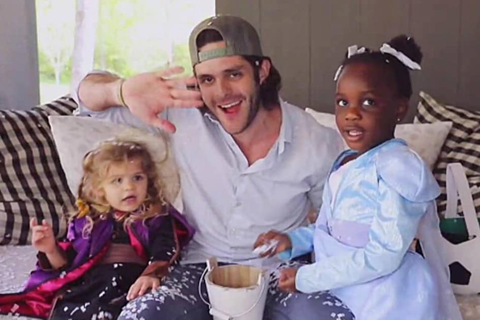 Thomas Rhett Sings 'Do You Want to Build a Snowman?' With Willa Gray
