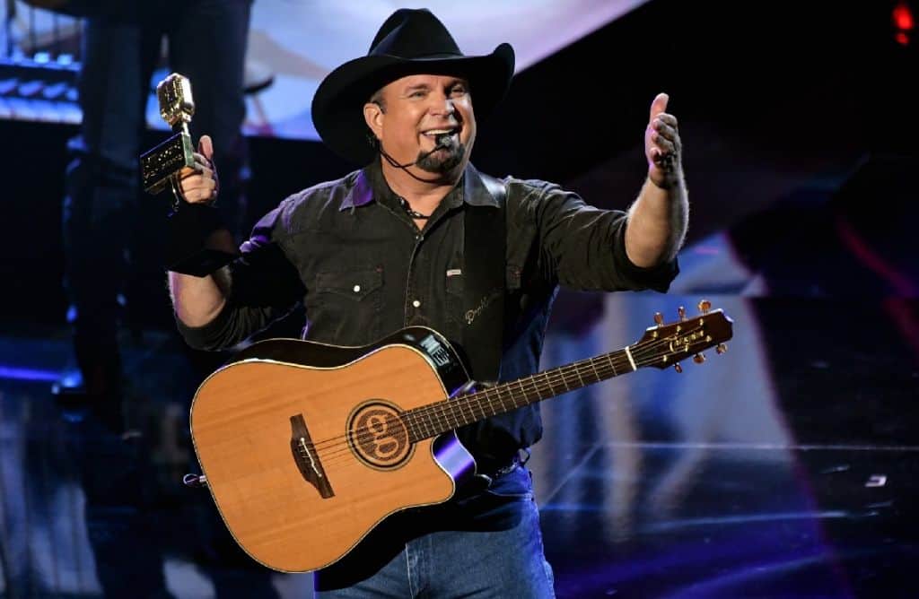 Garth Brooks Announces First-Ever Gillette Stadium Concert - Country Now