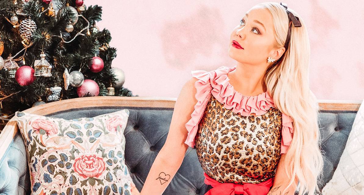 Hey Raeleen RaeLynn Shares Christmas Memories, Traditions and Most Memorable Gifts ...