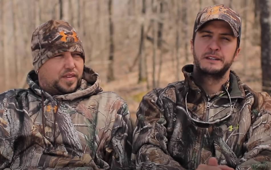 Jason Aldean Pranks Luke Bryan in the Middle of 1,800 Acres in ...