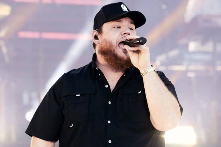 Luke Combs Cranks Up the Energy with 'Cold As You' Performance at 2021