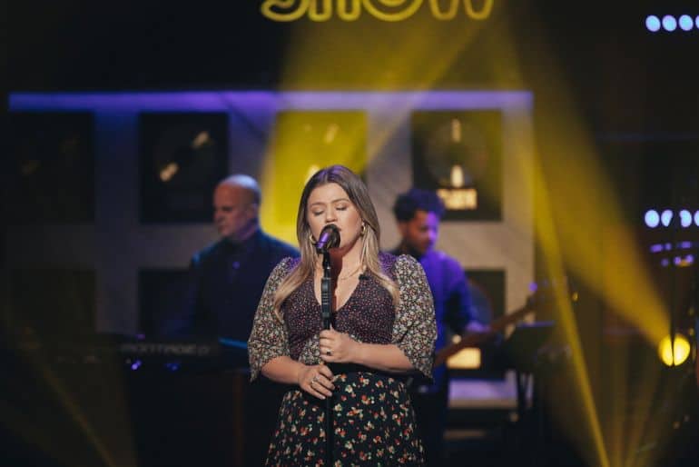 Kelly Clarkson's Vocals Shine with Stunning Vince Gill Cover Country Now