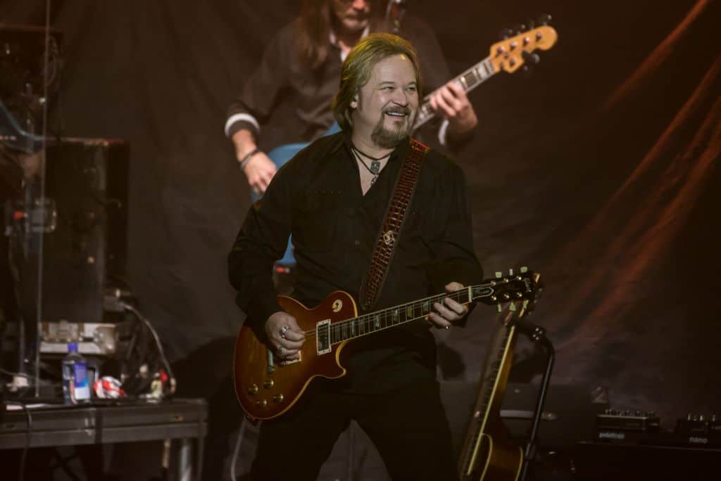 Travis Tritt Announces First Leg of 2023 Headlining Tour - Country Now