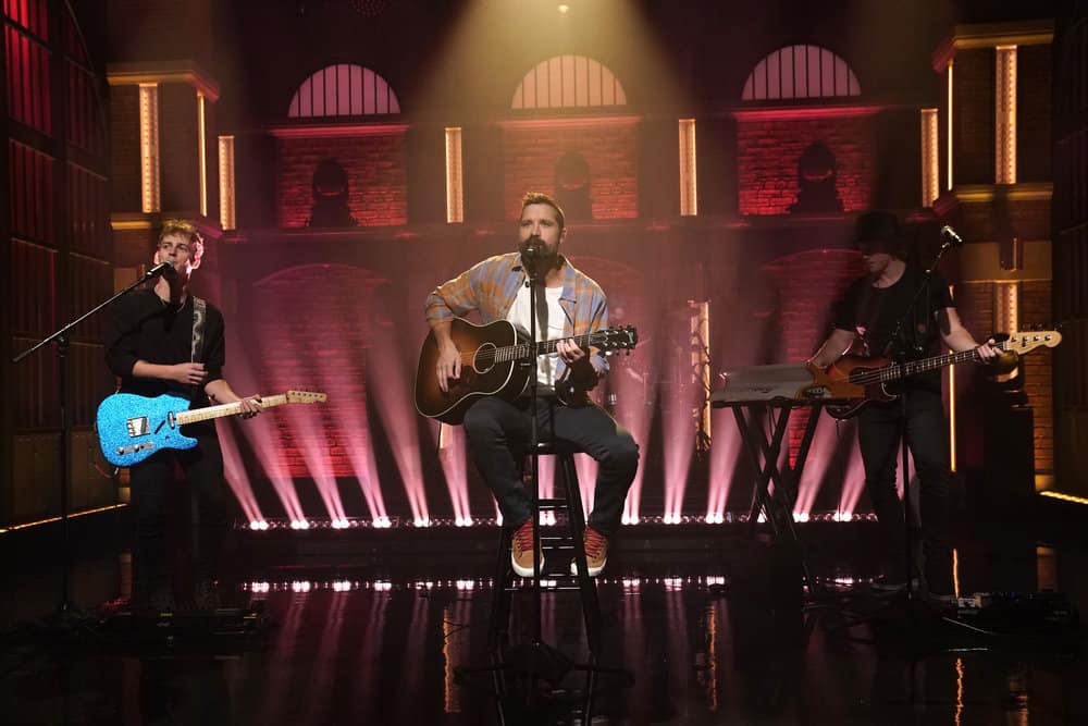 Watch Walker Hayes Performs Fancy Like On Late Night With Seth Meyers Country Now