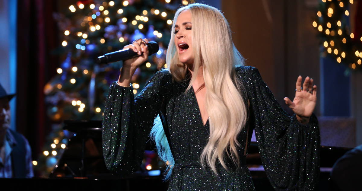 WATCH: Carrie Underwood Stuns with 'Mary, Did You Know?' on 'CMA Country  Christmas' - Country Now