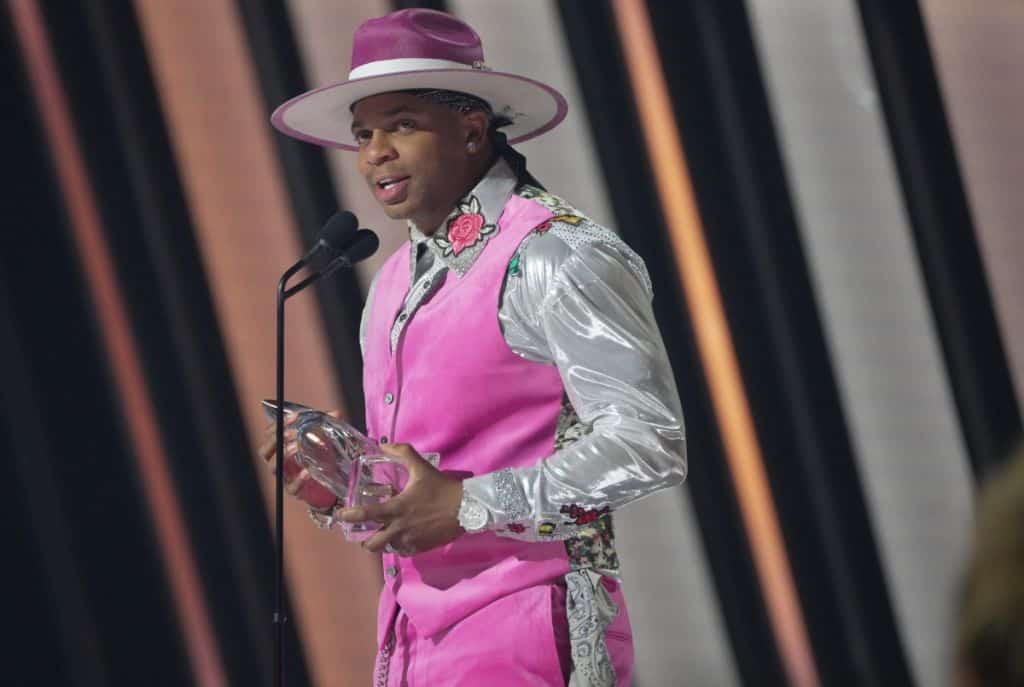 Jimmy Allen Rapper Jimmie Allen Sobs While Accepting CMA New Artist of the Year Trophy ...