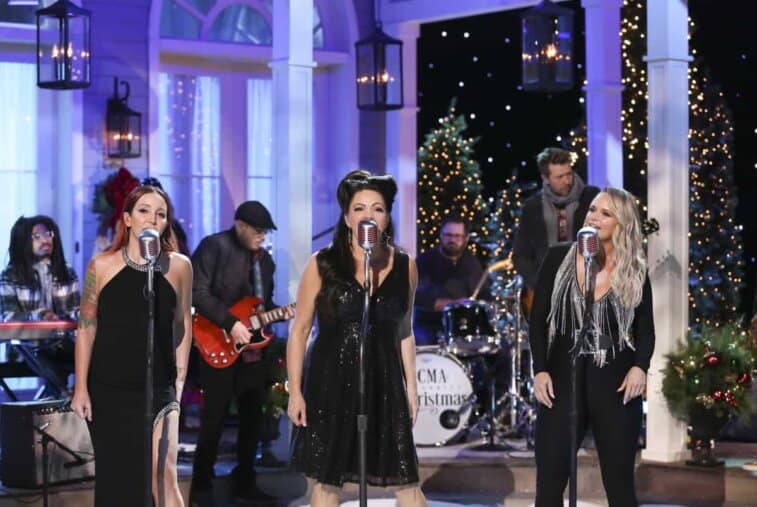 WATCH Pistol Annies Open 'CMA Country Christmas' with FunFilled