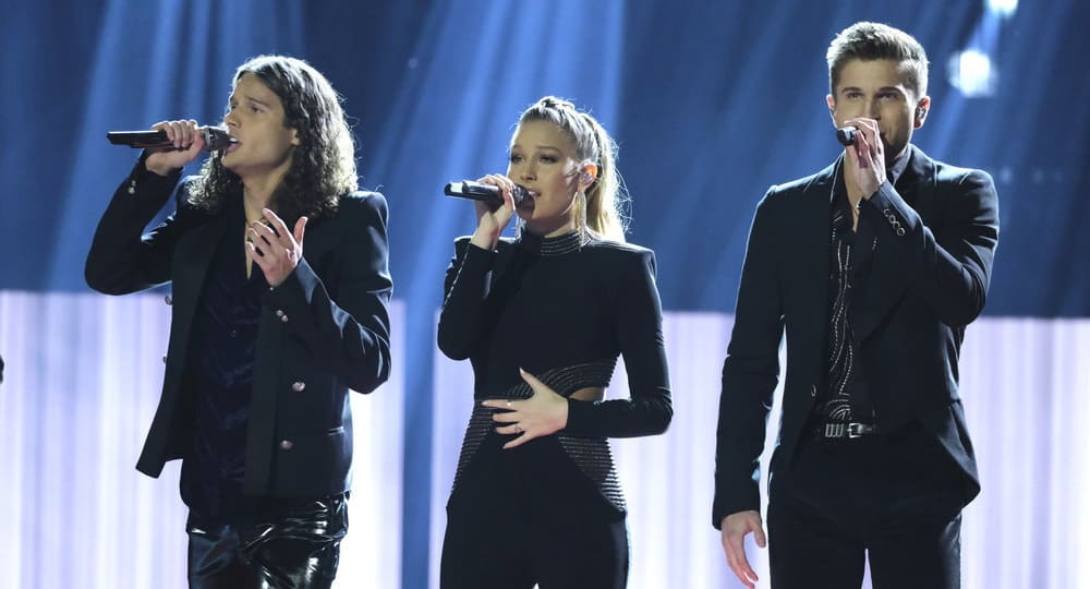  The Voice Winner Girl Named Tom Mourns The Loss Of Their Father We