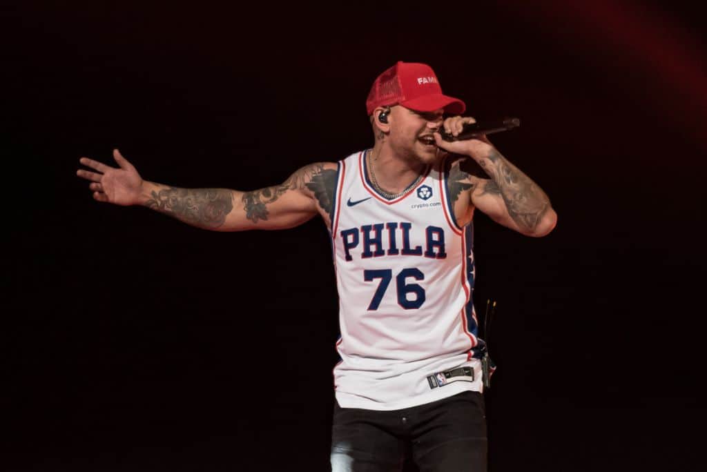 Country star Kane Brown hangs out with the Spurs Coyote to kick off  'Blessed & Free' tour ticket on sale National News - Bally Sports