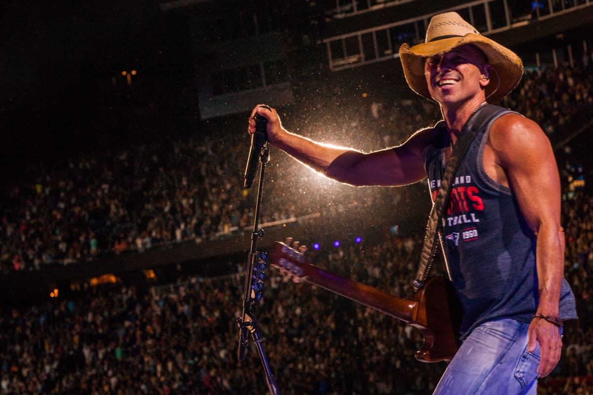 PHOTOS: Kenny Chesney Rings Bell At Gillette Stadium As New England Patriots'  'Keeper of the Light' - Country Now