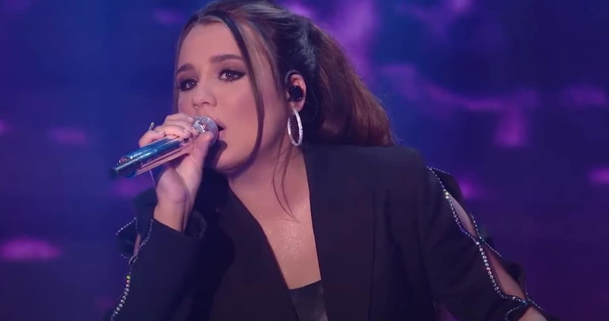 WATCH Pregnant Gabby Barrett Returns To 'American Idol' For TwoSong