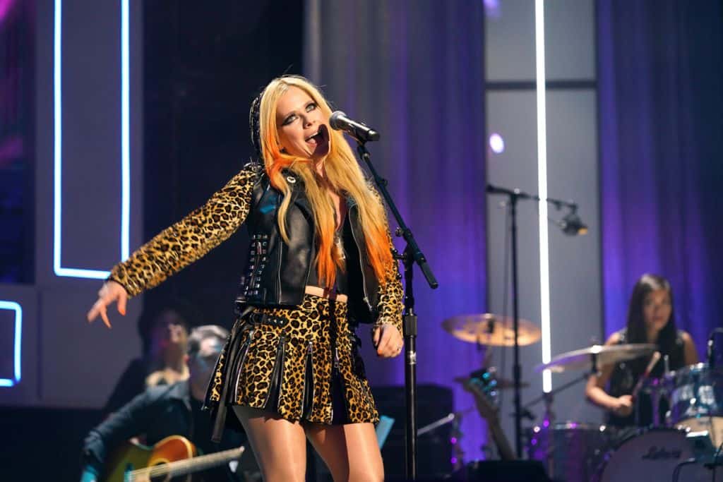 WATCH: Avril Lavigne Shocks Fans With Stellar Shania Twain Cover