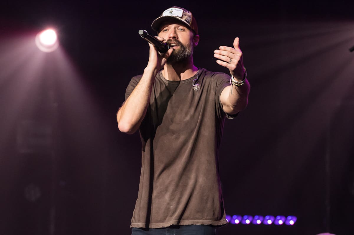 Walker Hayes Forms A Friendship With Autistic Fan Through Meet & Greets