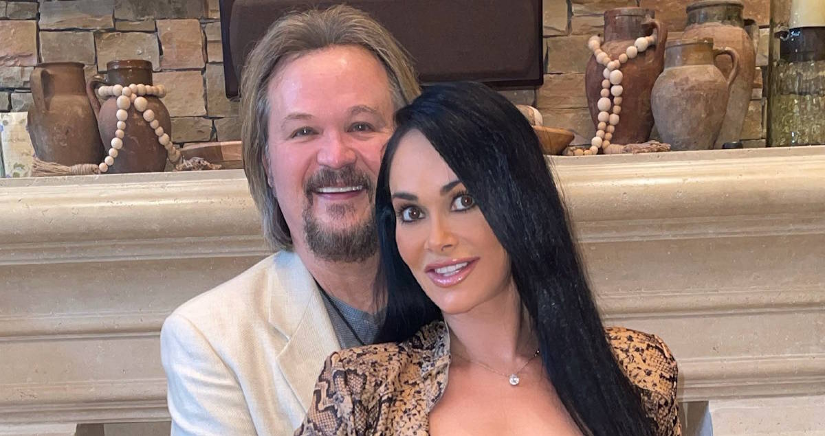 See Travis Tritt's Heartfelt Birthday Tribute To His Wife Theresa: 'My  Lovely Bride And Soulmate' - Country Now