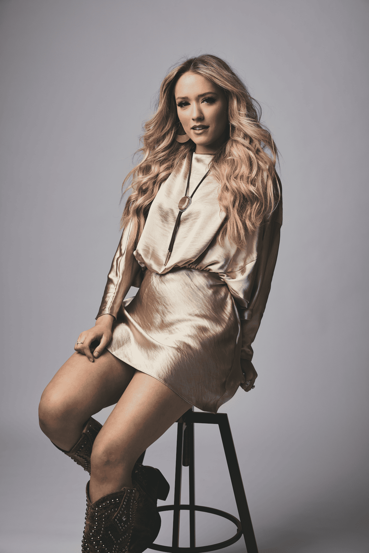 Emily Ann Roberts Embraces Her Roots On Standout Debut Album, 'Can't
