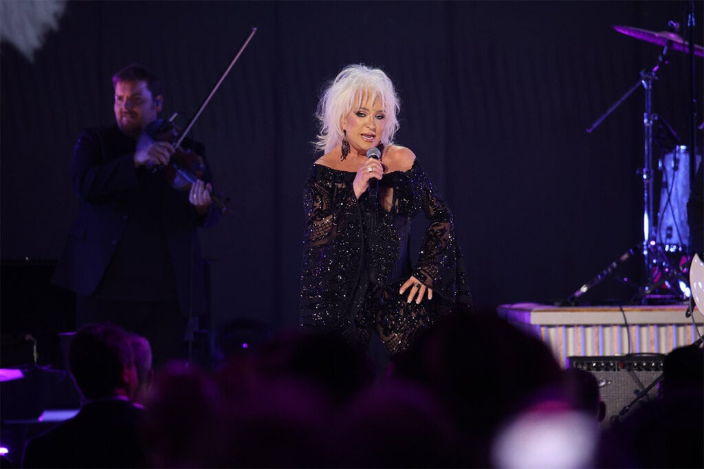 Little Big Town Joins Country Music Hall Of Fame Member Tanya Tucker