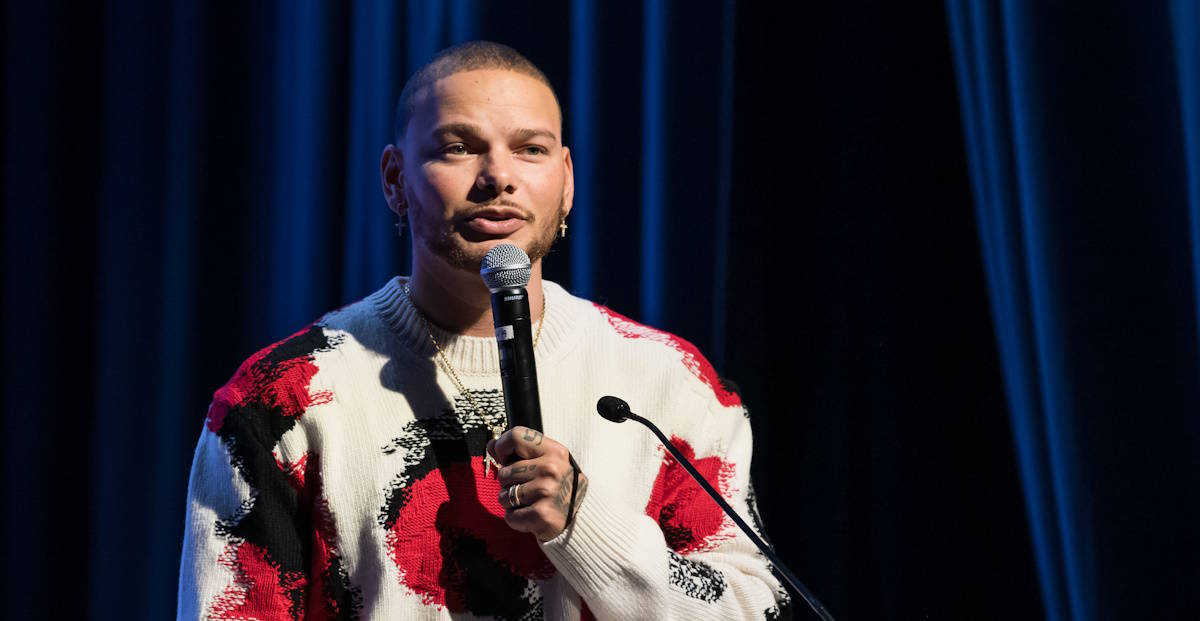Kane B Rapper Kane Brown Moved to Tears As He Receives The 2024 CRS Artist ...