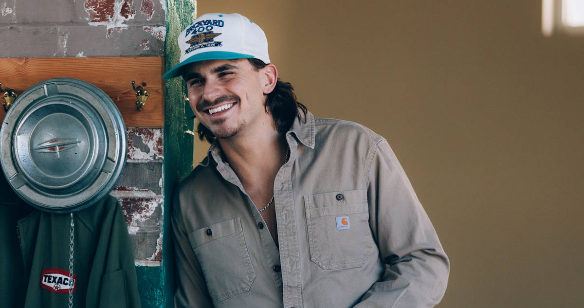 Buzzed-About Newcomer Tucker Wetmore Drops New Track, ‘Wind Up Missin