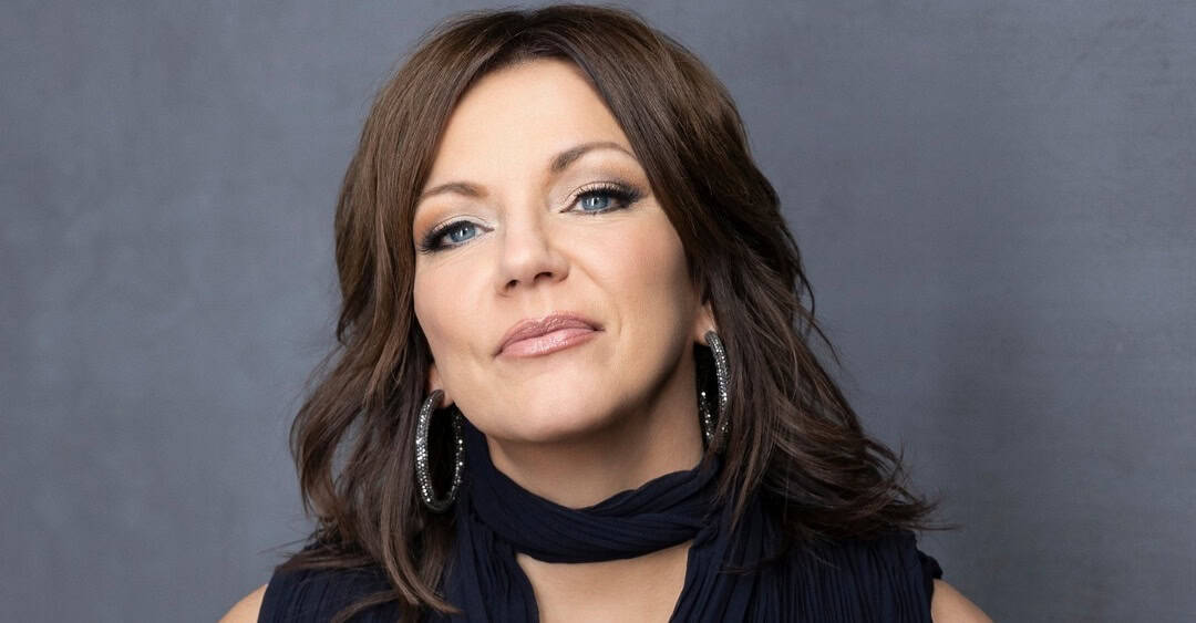 Martina McBride Opens Up About Slowing Down, Enjoying The Holidays, And Celebrating A Meaningful Career