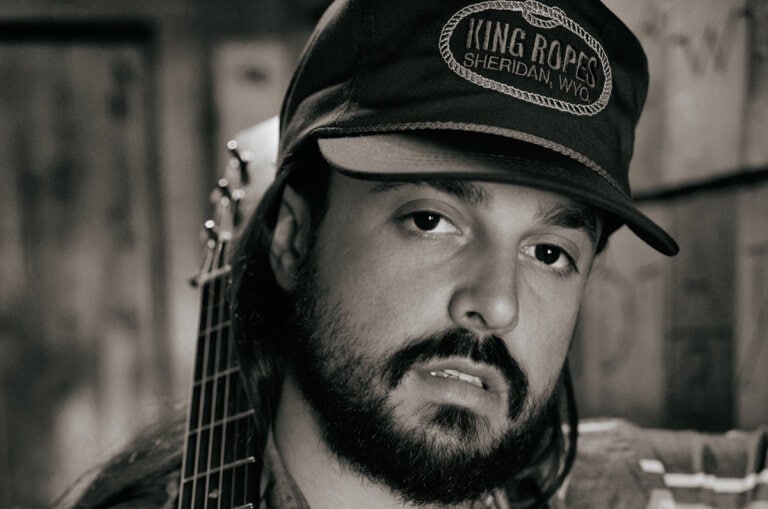 Kelly Clarkson Covers Dolly Parton's 'Hard Candy Christmas' Country Now