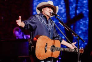 Alan Jackson Last Call One More for the Road; Photo by Matt Le