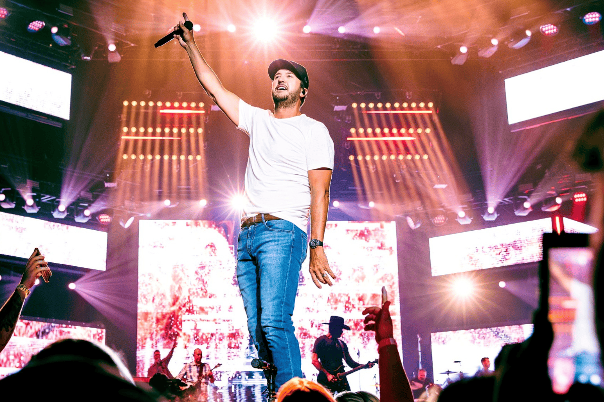 Luke Bryan; Photo by Carrianne Elizabeth Photography