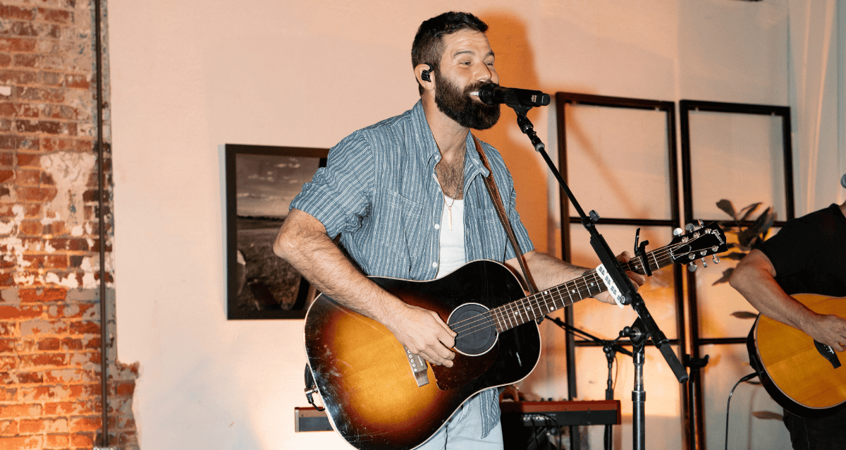 Jordan Davis Celebrates No. 1 Milestone, Previews New Album in Nashville