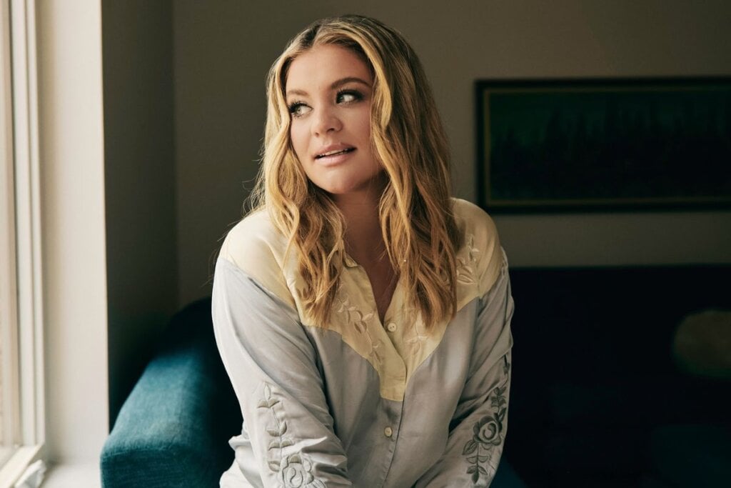 Lauren Alaina; Photo by Robby Klein