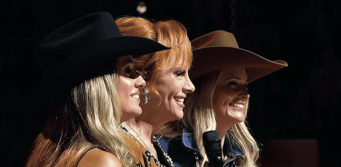 Lainey-Wilson-Reba-McEntire-