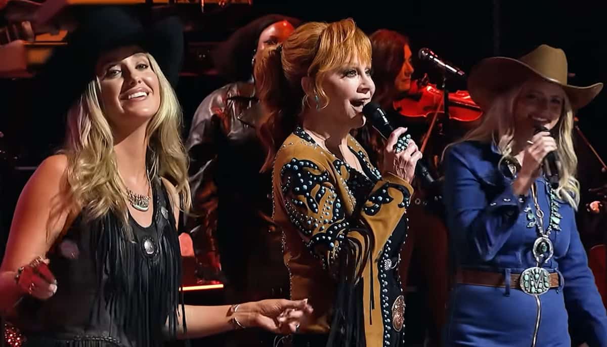 Lainey Wilson, Reba McEntire, Miranda Lambert; Photo via YouTube