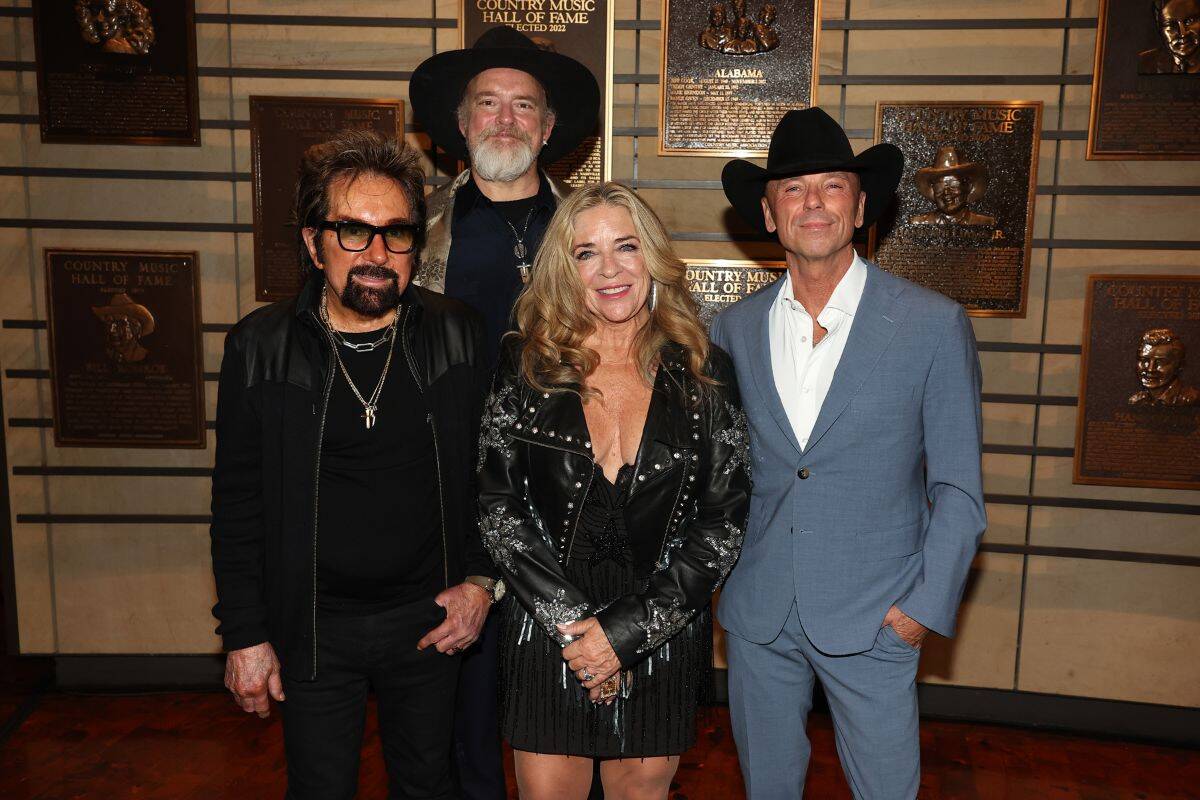 (L-R) Honoree Tony Brown, John Carter Cash, Carlene Carter and honoree Kenny Chesney; Photo by Terry Wyatt/Getty Images for Country Music Hall of Fame and Museum