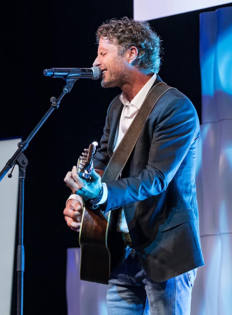 Dierks Bentley; Photo by Andrew Wendowski