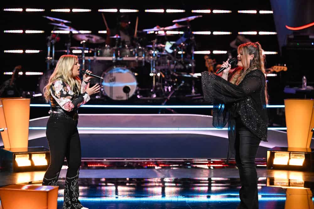 Carrie Underwood Classic Sparks Epic 'The Voice' Battle Between Lauren  Anderson and Makenzie Phipps - Country Now