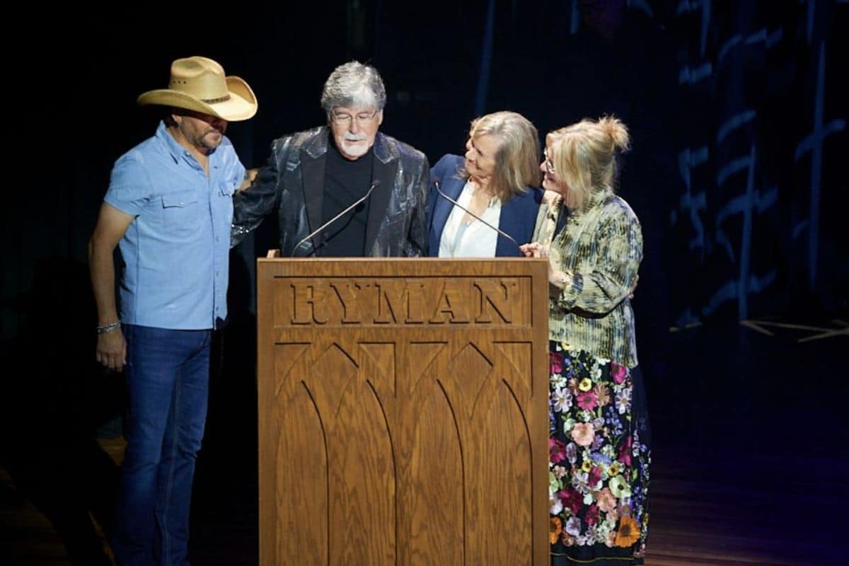 Jason Aldean, Randy Owen; Photo by Tom Turk