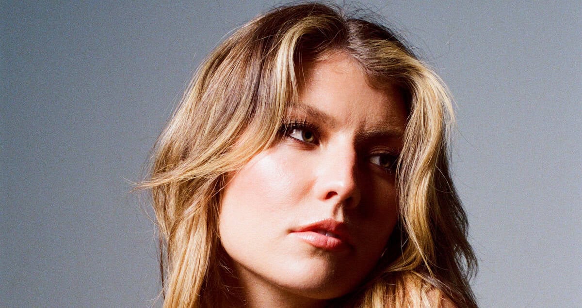 Dasha Makes History as Only the Second Solo Female Country Artist to Join Spotify’s Billions Club