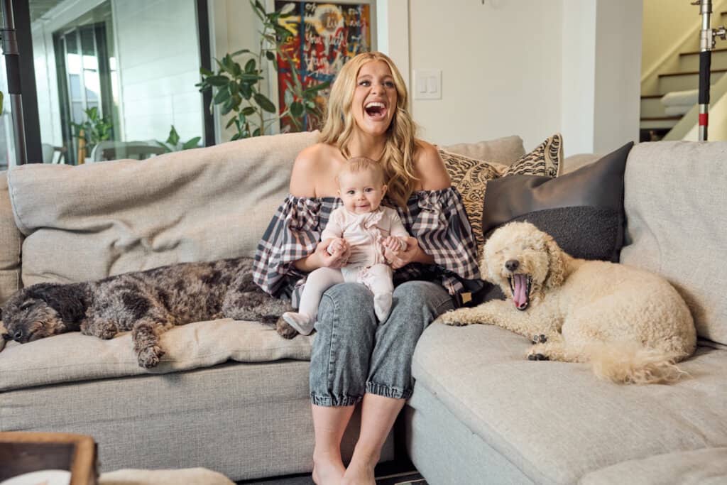 Lauren Alaina with her Daughter, Beni Doll, and Dogs, Nola and Opry; Photo by Osprey Media