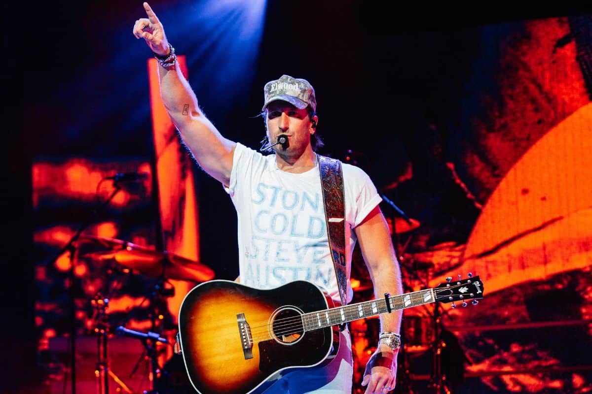 Russell Dickerson; Photo by Thomas Heney