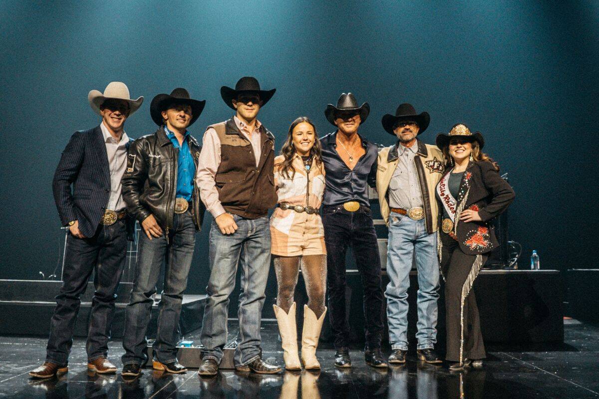 L-R: 3x world champion Bareback Rider Tim O’Connell, Saddle Bronc Rider Rusty Wright, Professional Bull Rider Jace Trosclair, Music City Rodeo Trick Rider Madison Schalla, Tim McGraw, World Champion Bullride Cody Custer, 2025 Music City Rodeo Queen Reagan Caen