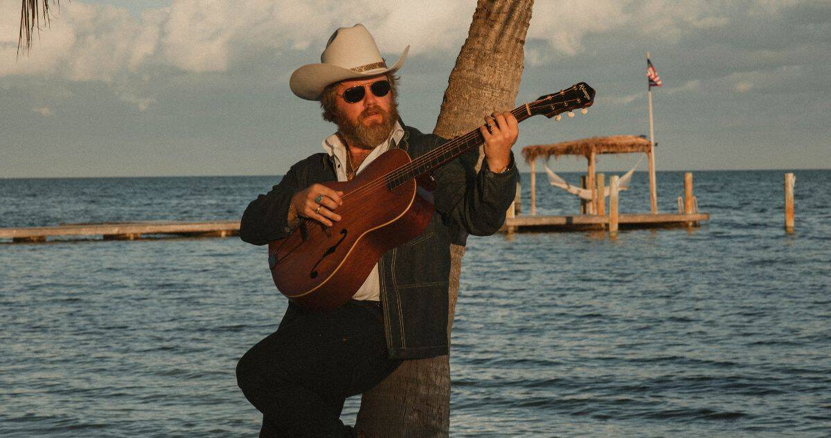 ERNEST Releases ‘Lorelei,’ Offering Fans a Sun-Soaked Taste of His Upcoming Album, ‘Deep Blue’