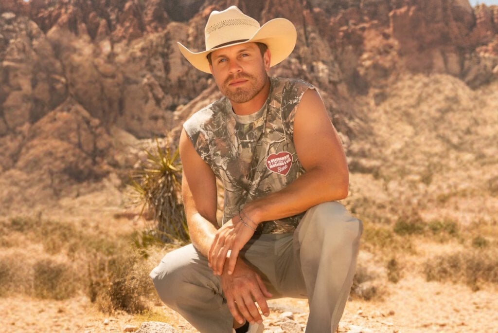 Dustin Lynch; Photo by : Kai Gorowsky