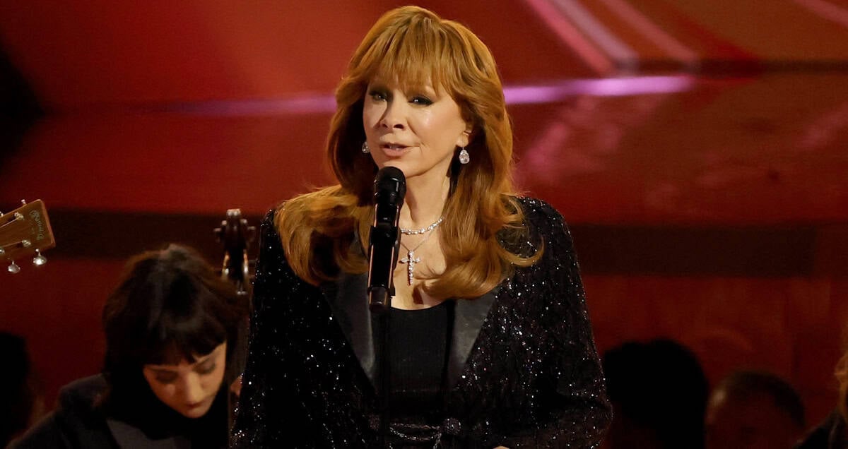 Reba McEntire’s First-Ever GRAMMY Performance Becomes Her Most Emotional, Honoring Her Late Son