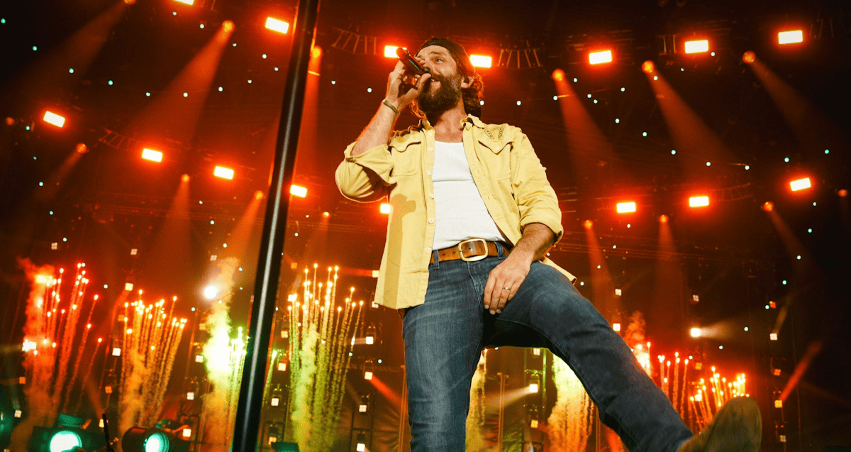 Thomas Rhett Surprises Fans With The Soundtrack To Life Tour ...