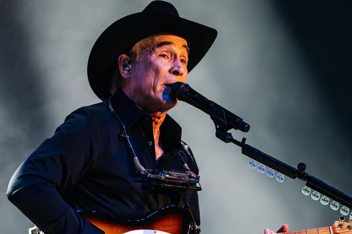 Photo Courtesy of Clint Black