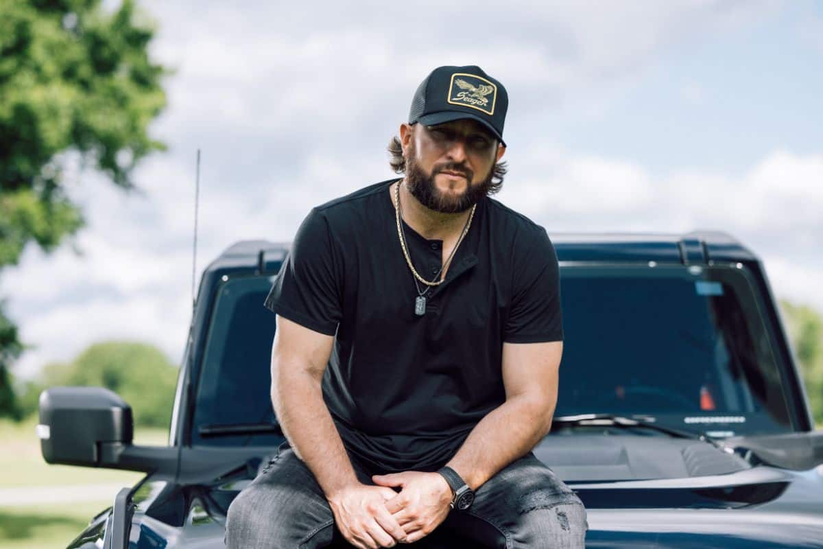 Dusty Black; Photo by Chase Lauer