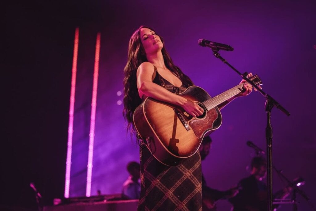 Kacey Musgraves Claims She Spotted Three UFOs On Flight From Texas To Tennessee