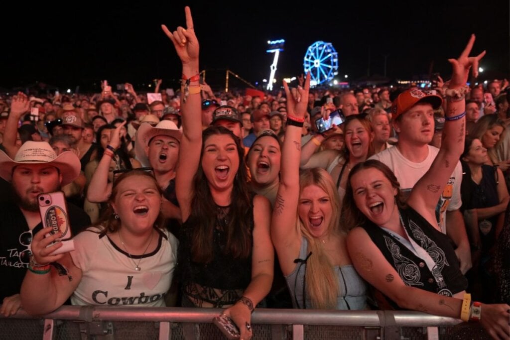 Photos Courtesy of Country Thunder Florida