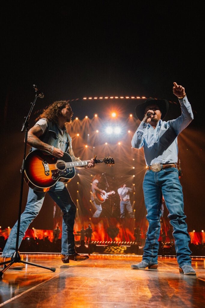 Brandon Lake Shocks Sold-Out Texas Crowd With Cody Johnson For ‘When A Cowboy Prays’ Duet