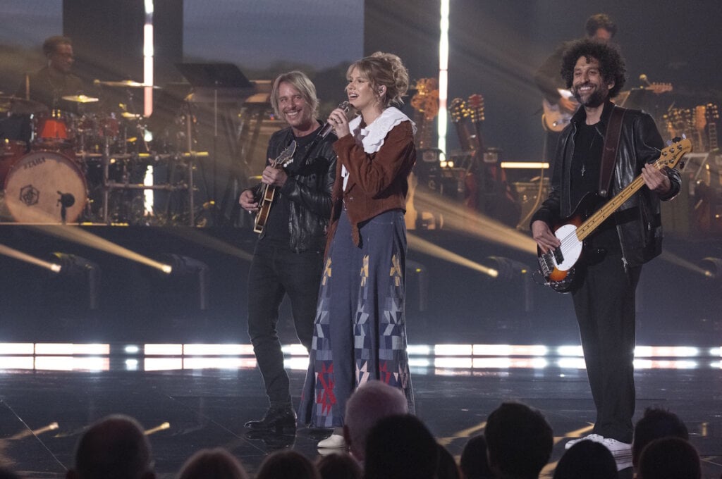 Hannah Harper Brings ‘Heads Carolina, Tails California’ To Life On ‘American Idol’ As Jo Dee Messina Reacts