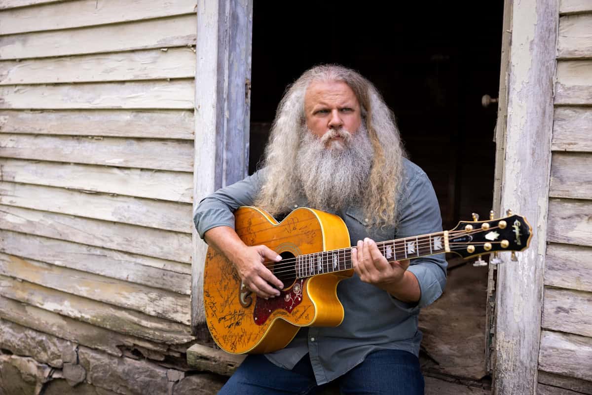 Jamey Johnson; Photo by David McClister