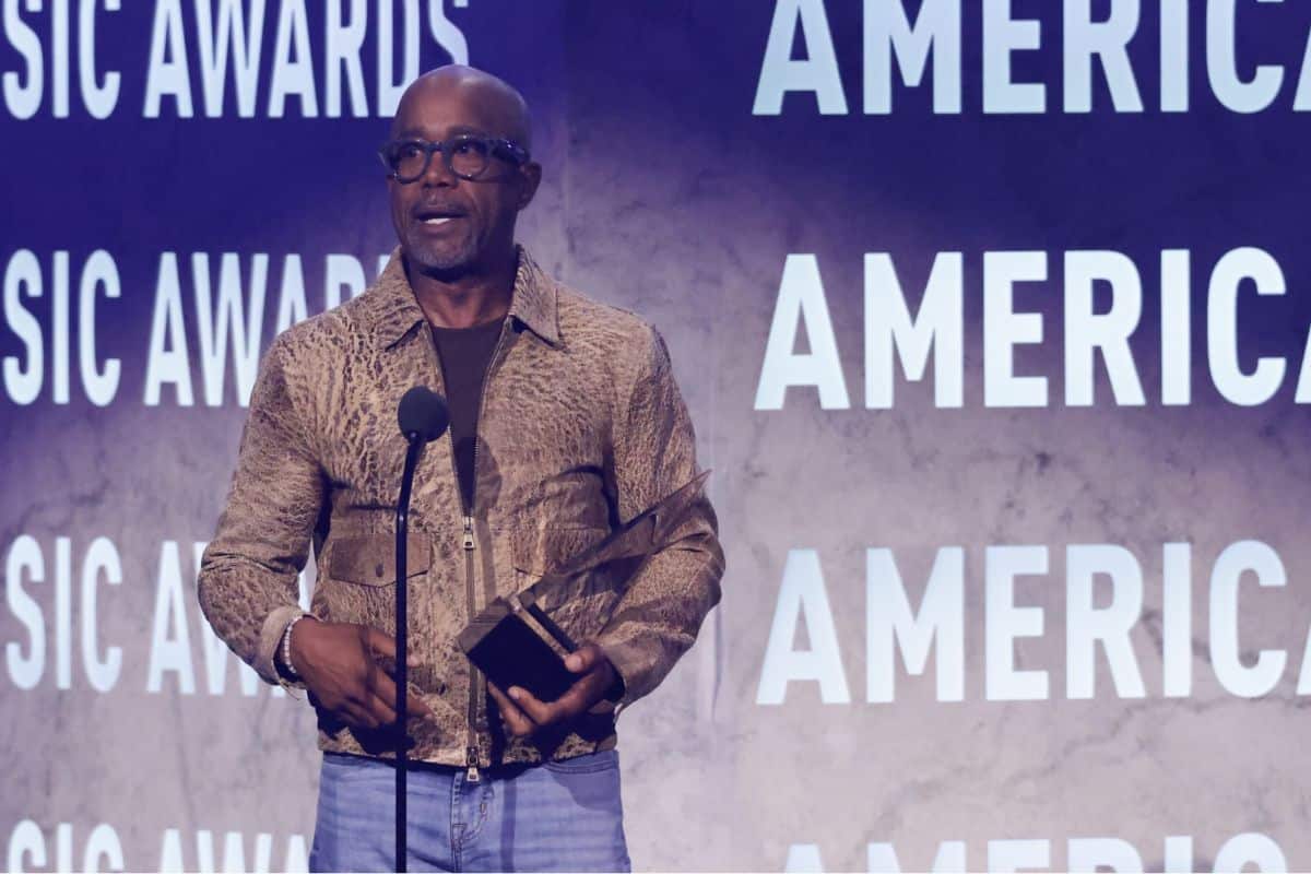 Darius Rucker at AMAs; Photo by CBS